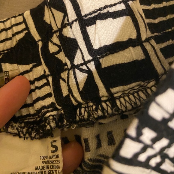 Patterned shorts - Picture 2 of 3